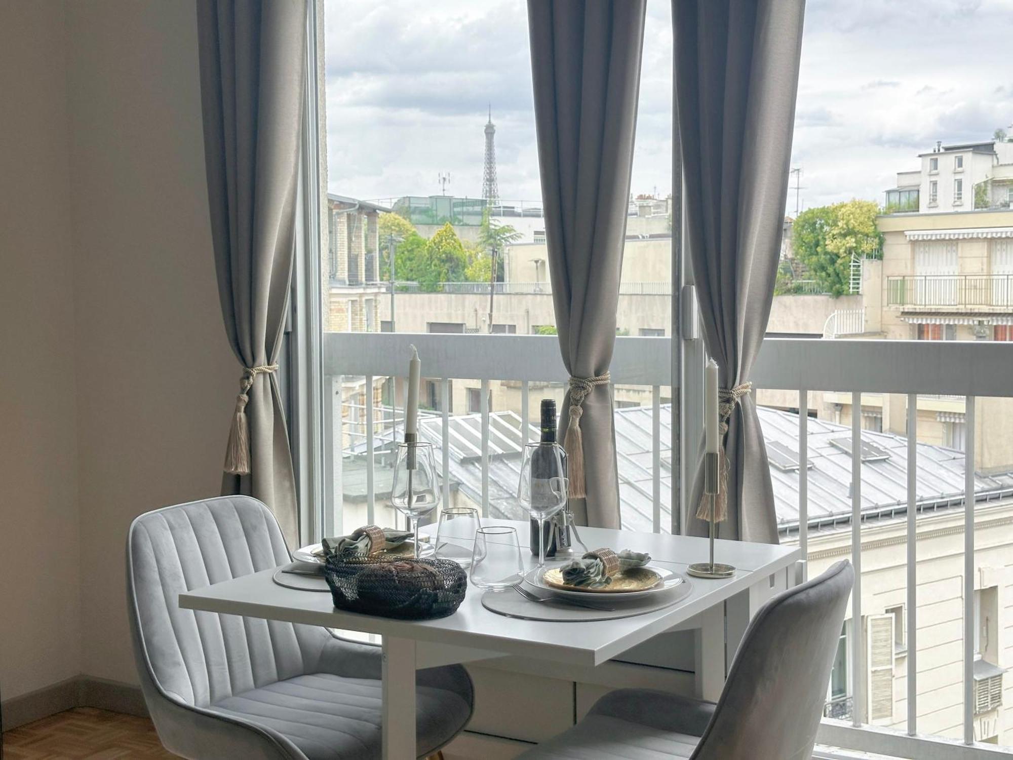 Brand-New Studio With Eiffel Tower View Paris Exterior foto