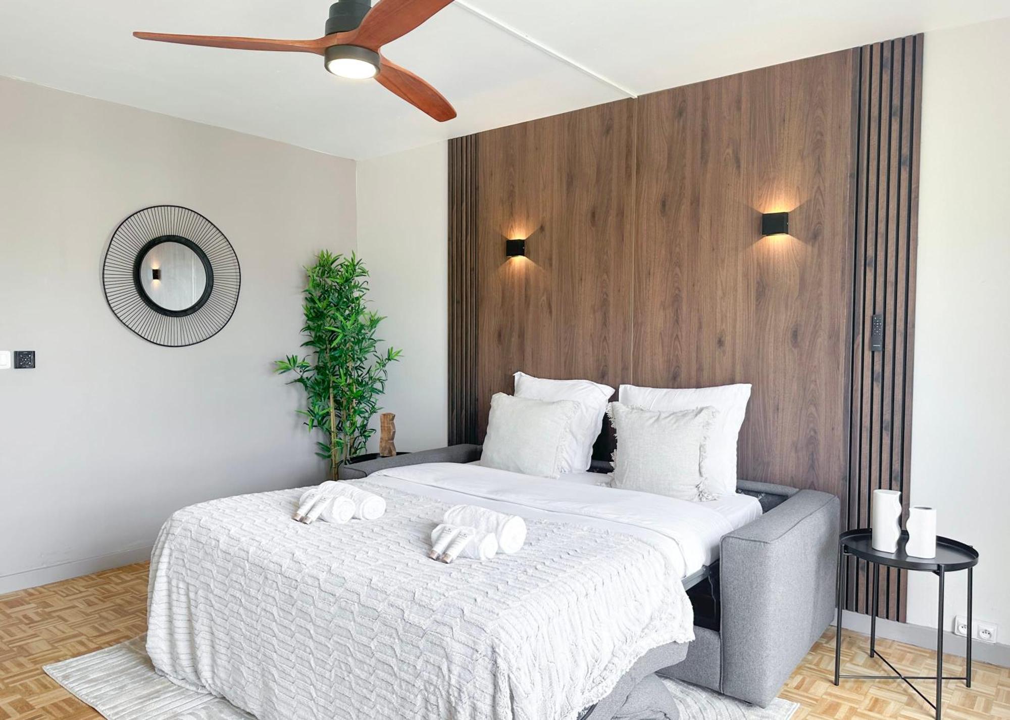 Brand-New Studio With Eiffel Tower View Paris Exterior foto
